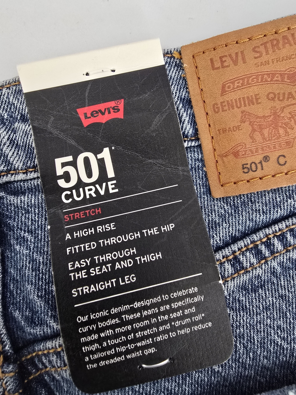 Levi’s 501 Curve Straight Jeans 26 Mid Wash Distressed Premium NWT - Picture 8 of 8